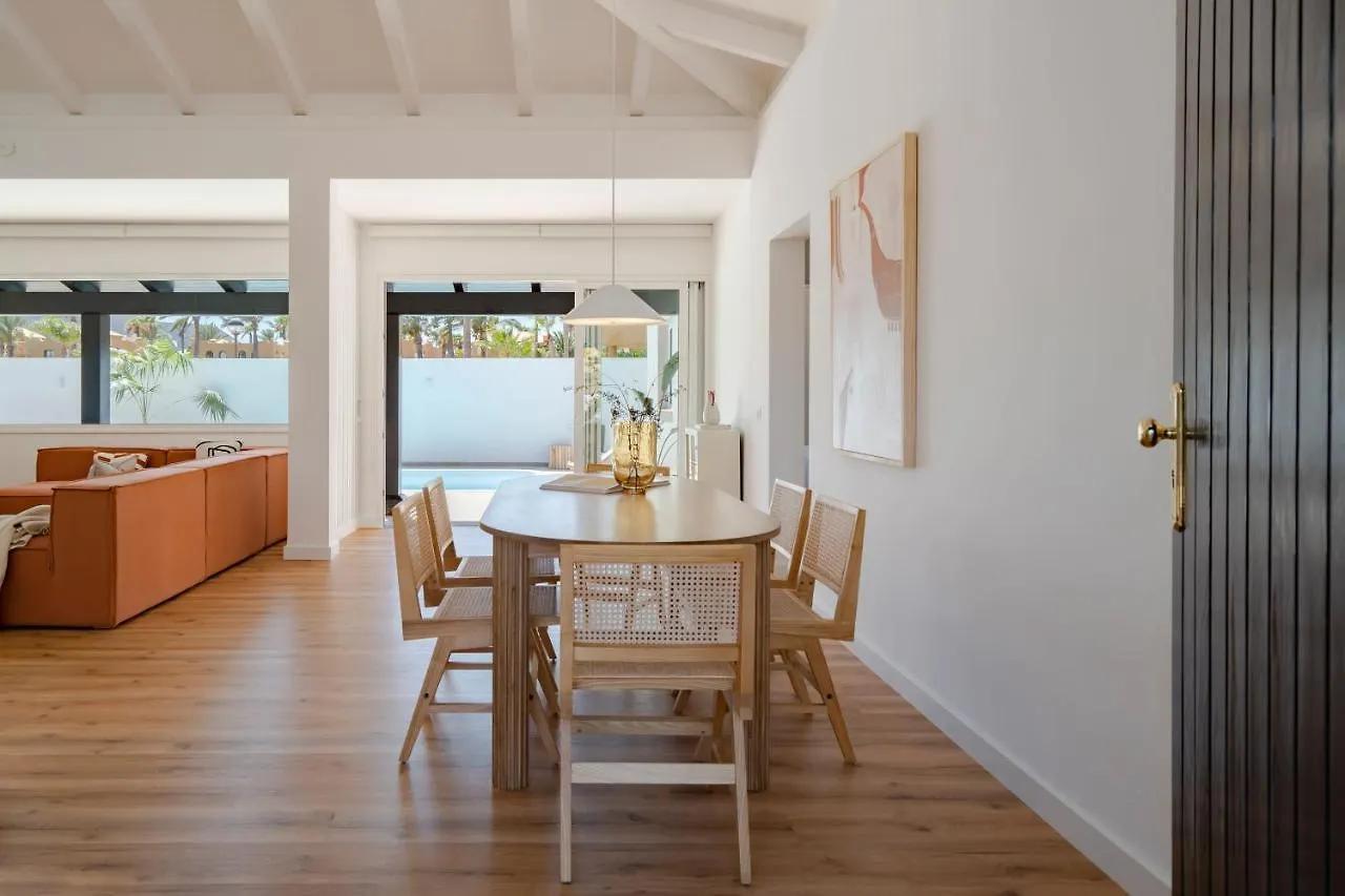 Villa Tropico - Design House With Pool In Corralejo