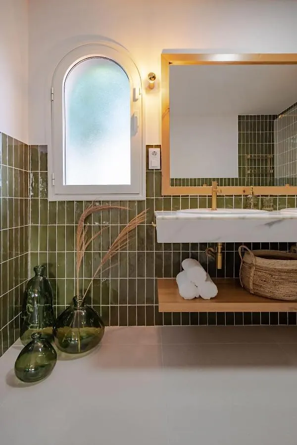 Villa Tropico - Design House With Pool In 科拉雷侯