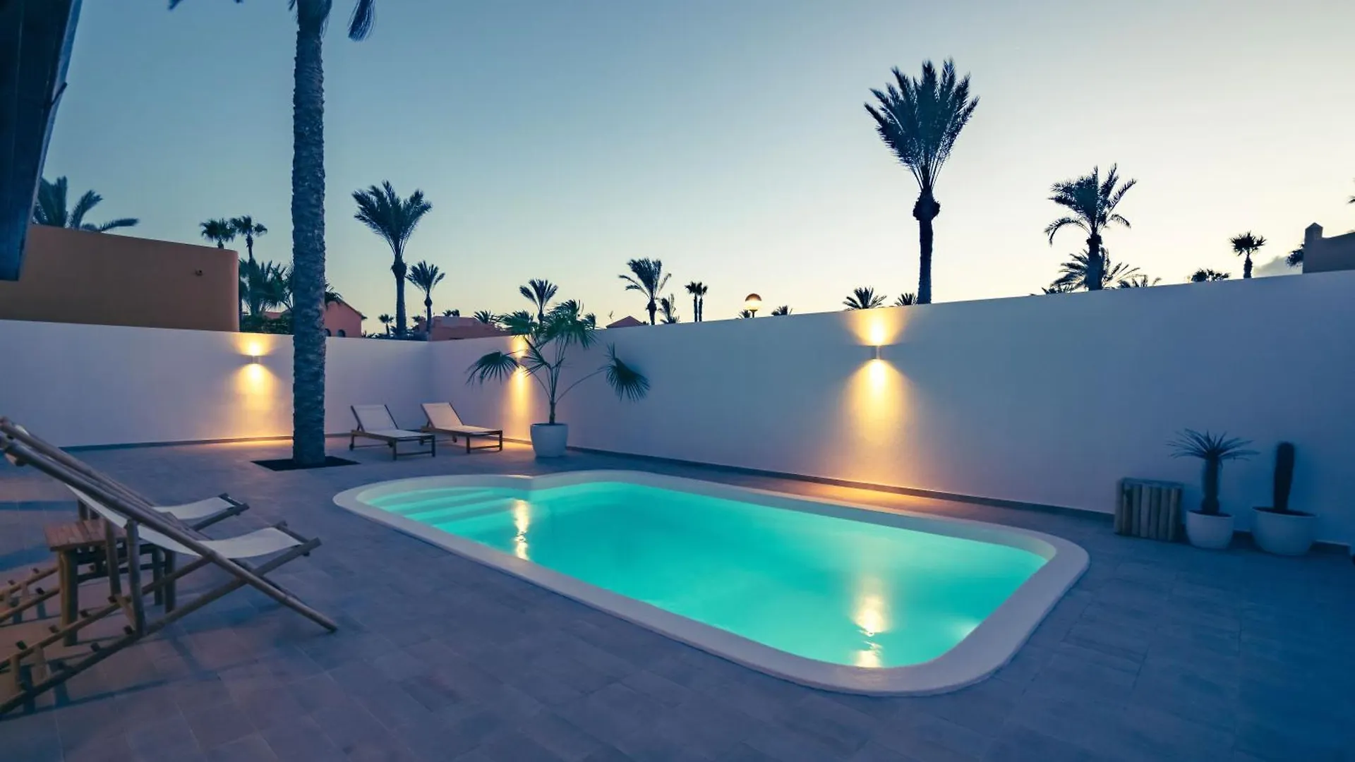 Villa Tropico - Design House With Pool In 科拉雷侯