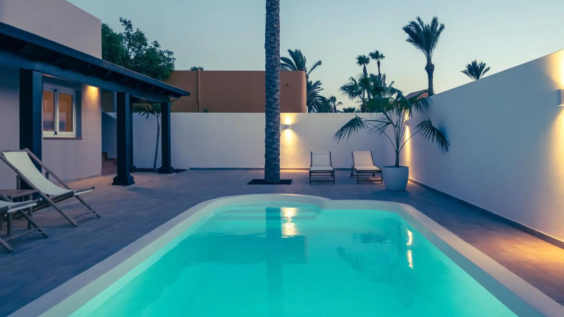 Villa Tropico - Design House With Pool In 科拉雷侯
